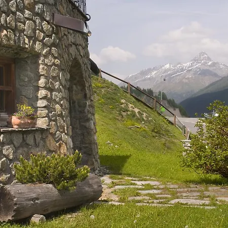 Chalet Chesarina * La Punt-Chamues-ch